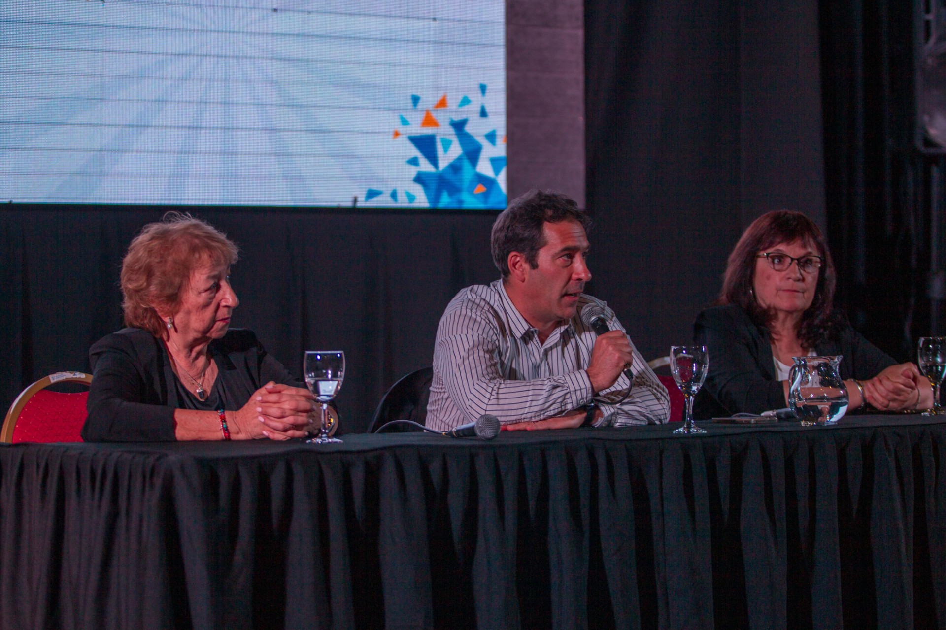 Luque apuntó contra Arcioni: Destacó la universidad pública, pero lamentó que en Chubut “no pudieron garantizar la educación mínima para chicos de primaria y secundaria”