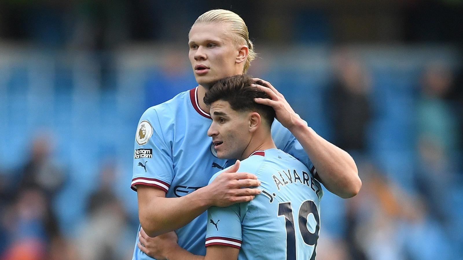 “Haaland me ayuda y me ha ayudado, siempre está a disposición”, afirmó Julián Álvarez