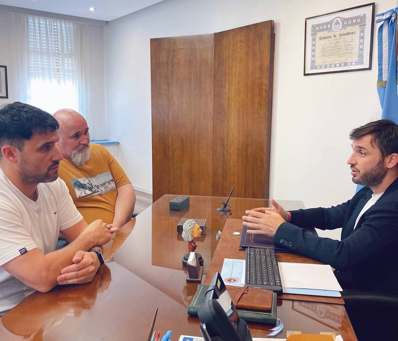 Torres, junto a representantes del gremio de SEROS: “Durante mi gobierno no se van a avalar los acomodos”