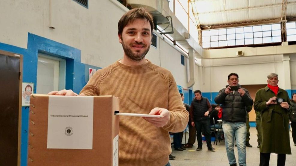“Nacho” Torres desestimó un pacto con Milei y avisó que el voto lo decidirá junto a intendentes y diputados de Chubut