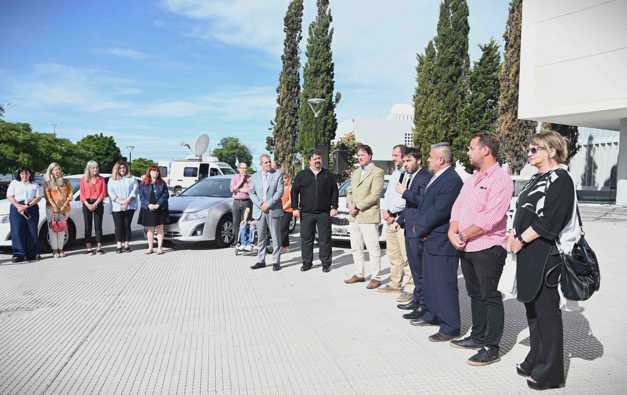 La Legislatura entregó al Poder Ejecutivo 11 vehículos que serán destinados a instituciones y comunas de Chubut