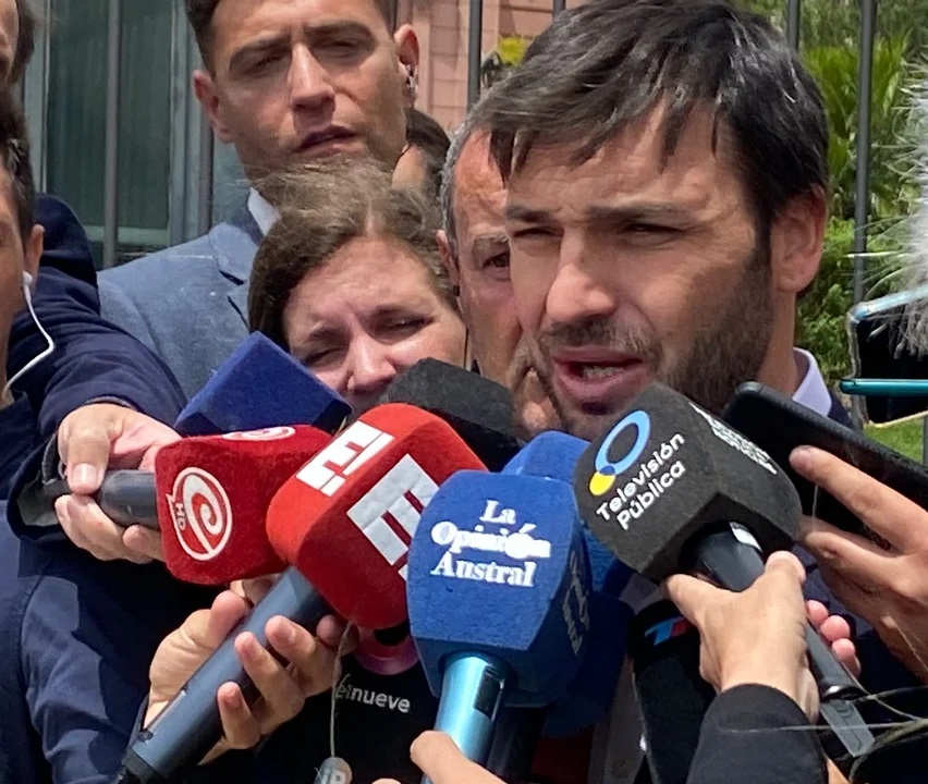 Torres le marcó la cancha a YPF: “Si no explota las áreas que tiene en Chubut, se las vamos a quitar”