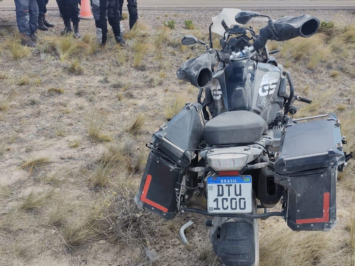 Un turista brasileño murió tras despistarse con su moto por fuertes ráfagas de viento en Chubut