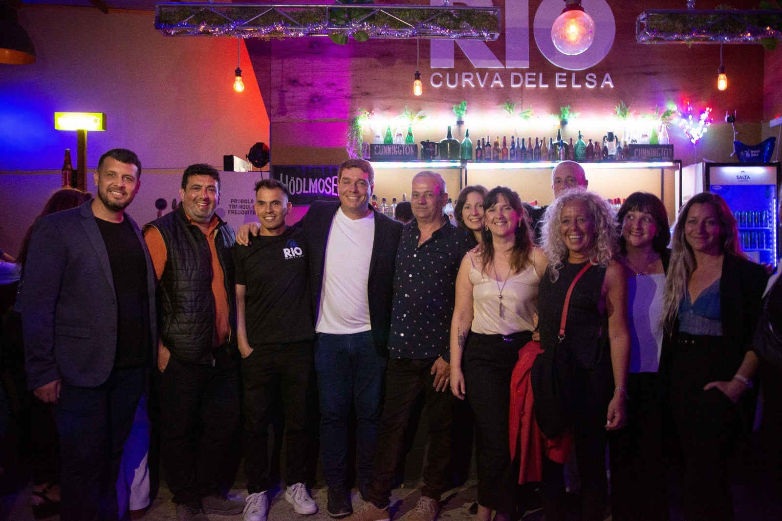 Abrió “Río”, una nueva propuesta nocturna y gastronómica ubicado en la curva de El Elsa 