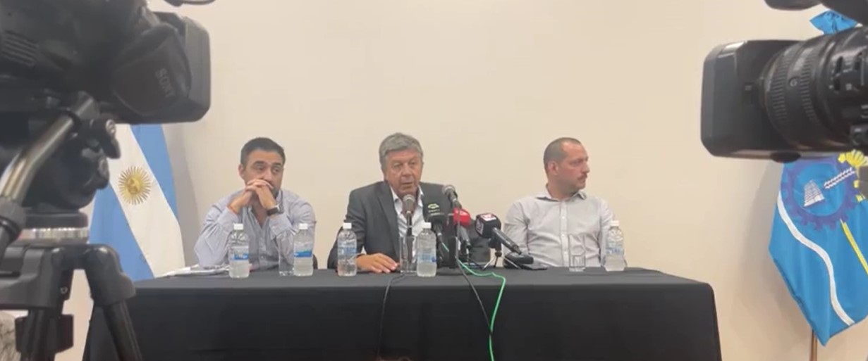 Menna denunció que aportes de jubilados de la Legislatura iban a parar a la caja que maneja el gremio de la APEL