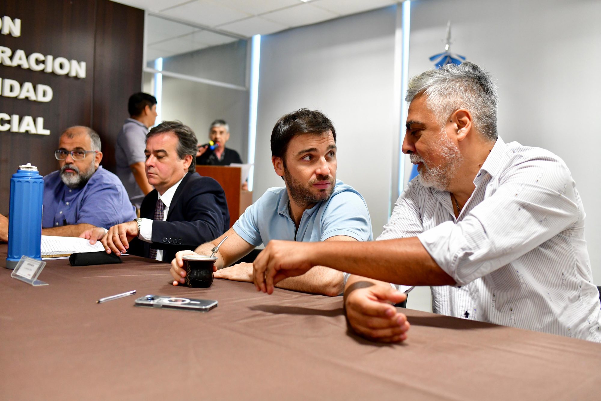 Chubut: El Gobierno acordó paritarias con los gremios estatales