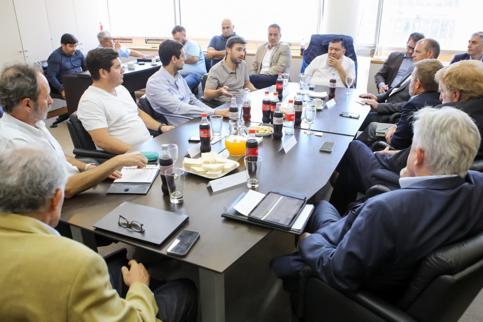 Ávila convocó a las operadoras para garantizar el plan de inversiones