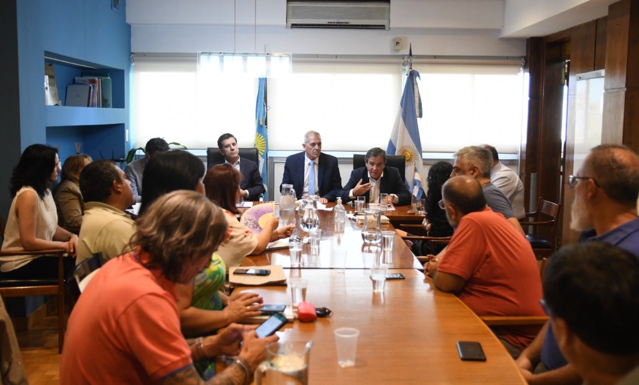 Paritaria docente: el Ministerio de Educación se comprometió a analizar la contrapropuesta presentada por el SITRAED