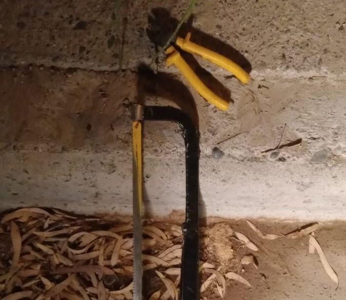 Detuvieron a dos jóvenes mientras intentaban tobar cable en Trelew