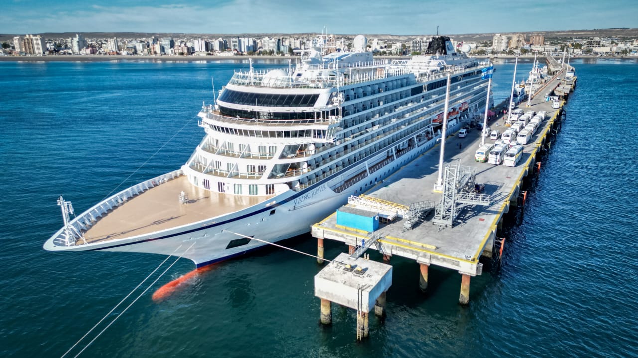 Temporada de Cruceros en Chubut: El Viking Júpiter arribó a Puerto Madryn