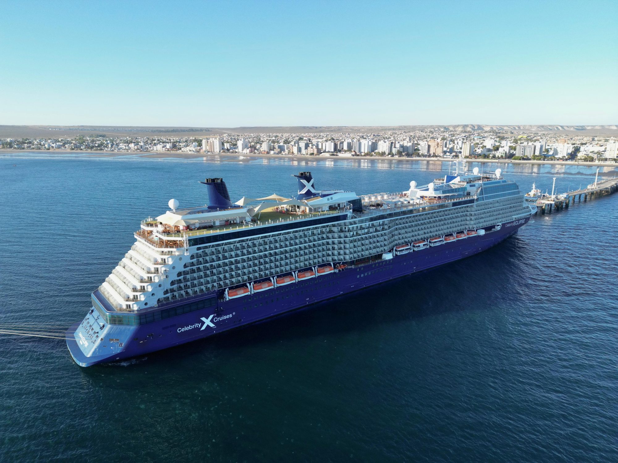 Temporada de Cruceros: El Celebrity Eclipse amarró nuevamente en Madryn con más de 2.700 pasajeros