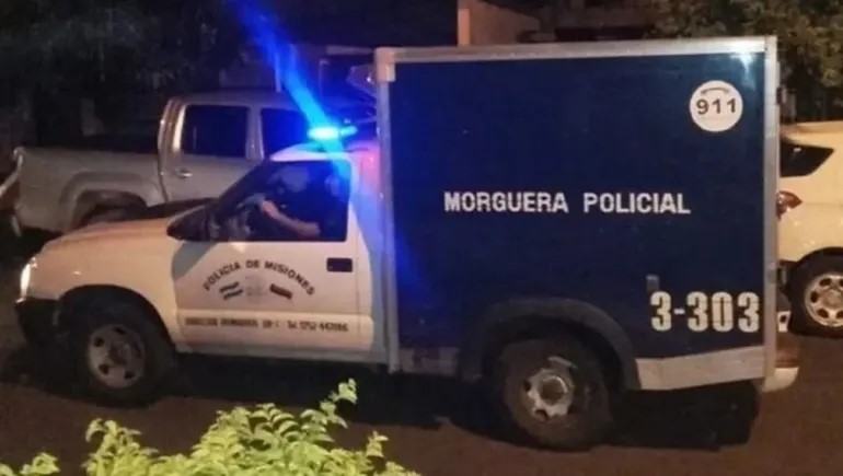 Apuñaló a su expareja, pensó que la había matado y se suicidó