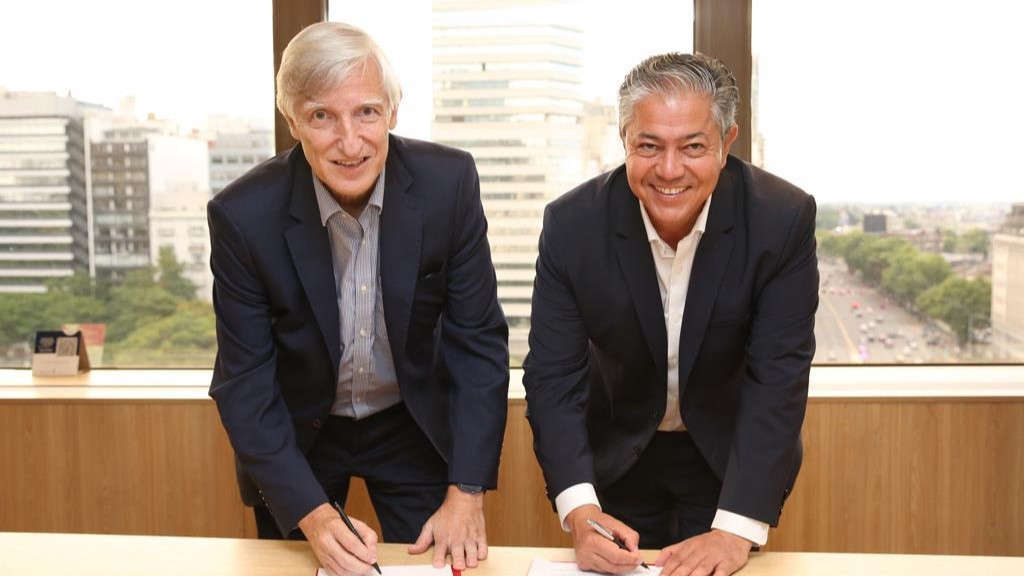 PAE aportará u$s 2 millones al Programa de Becas en Neuquén y Figueroa valoró que la empresa “dio nuevamente una muestra del compromiso con la Provincia”