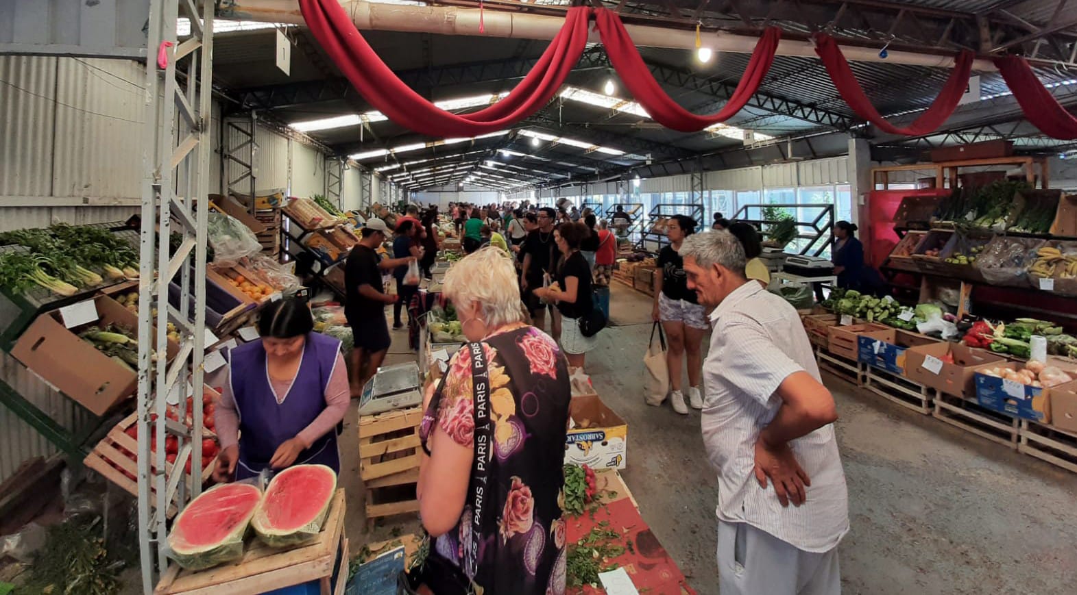 Paseo Trelew: El público sigue eligiendo la variedad, calidad y precios de la feria