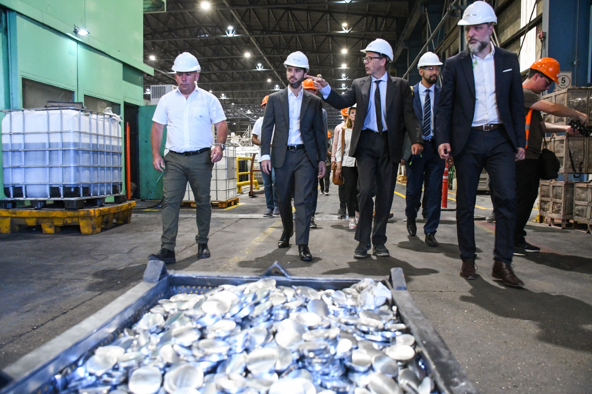 Torres y Sastre recorrieron las instalaciones de Trivium Packaging y visitaron la Administración Portuaria de Madryn