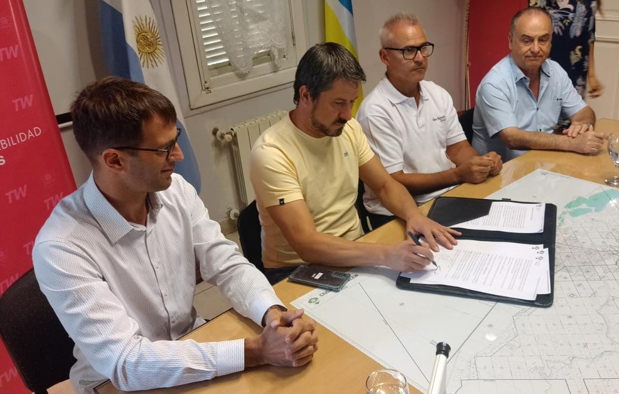 Hydro Sport ofrecerá descuentos en paseos náuticos con avistaje de delfines para residentes y empleados de Trelew