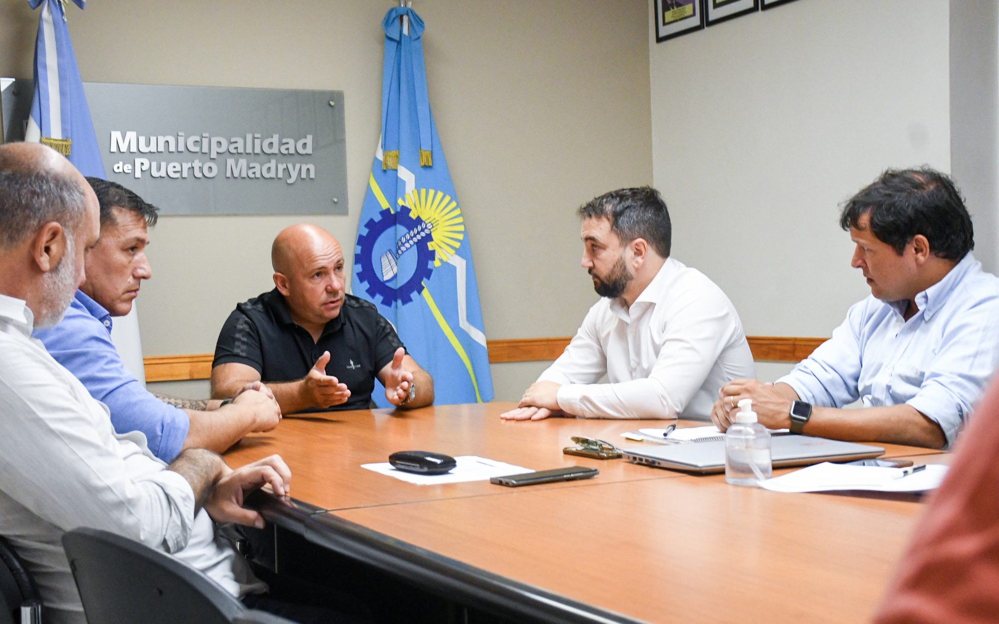 Sastre con autoridades de la Administración de Vialidad Provincial: Dialogaron sobre los trabajos que se están ejecutando y planificaron iniciativas de cara al futuro