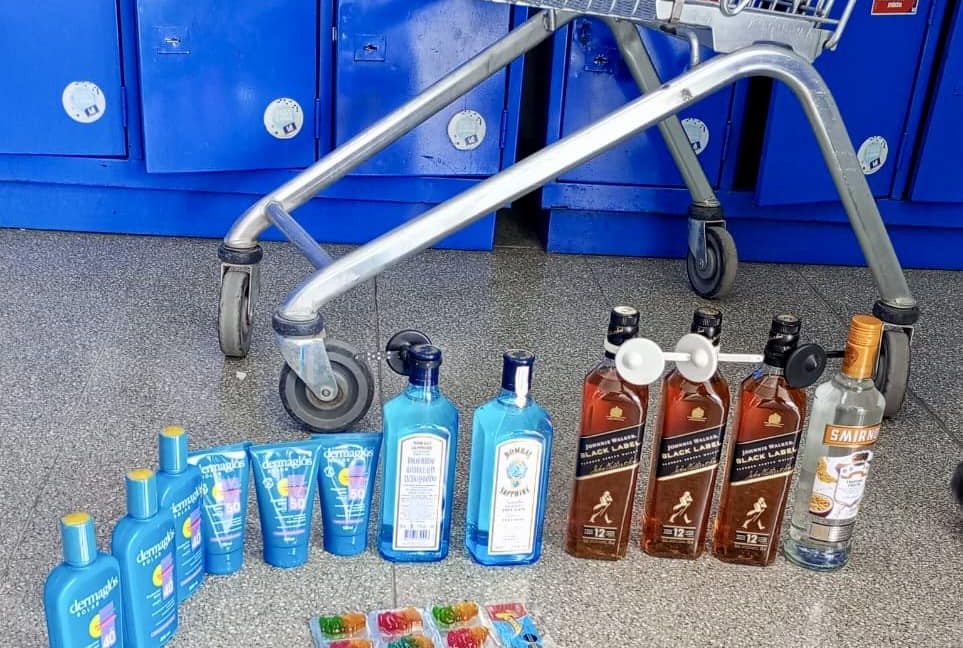 Playa Unión: Un menor robó wiskis, botellas de gin y artículos de perfumería valuados en $ 330.000 y fue detenido