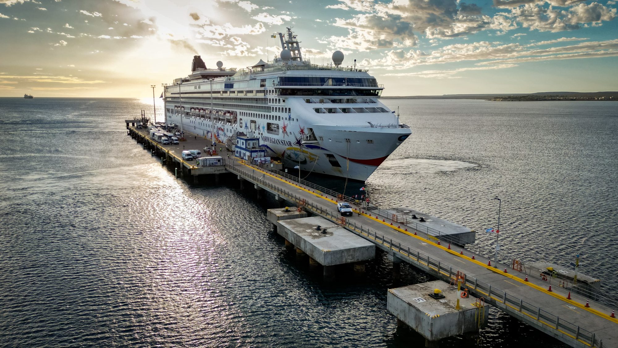Temporada de Cruceros: El Norwegian Star llegó nuevamente a las costas del Golfo Nuevo