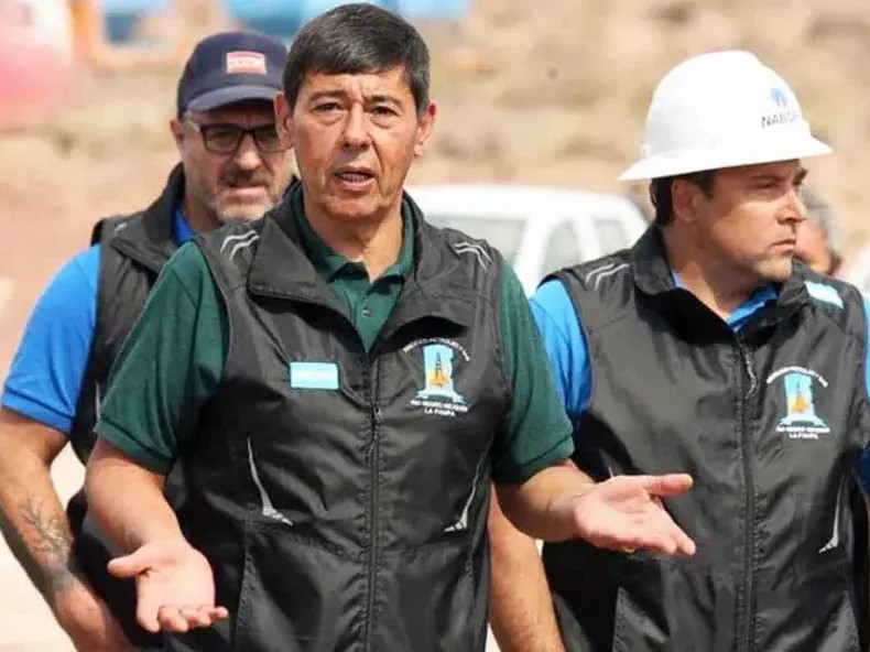 El líder sindical de petroleros de Neuquén, Río Negro y La Pampa dijo que el conflicto entre Nación y Chubut “debe resolverse por los canales correspondientes”