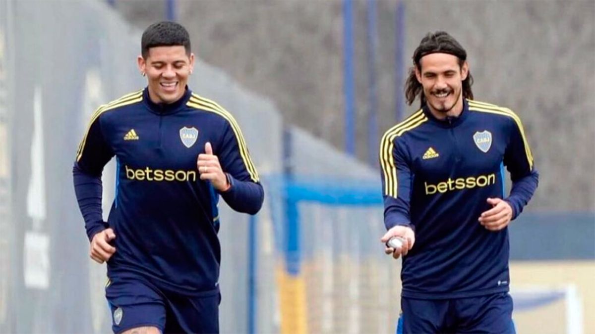 Rojo y Cavani se entrenaron a la par y podrían reaparecer ante Lanús
