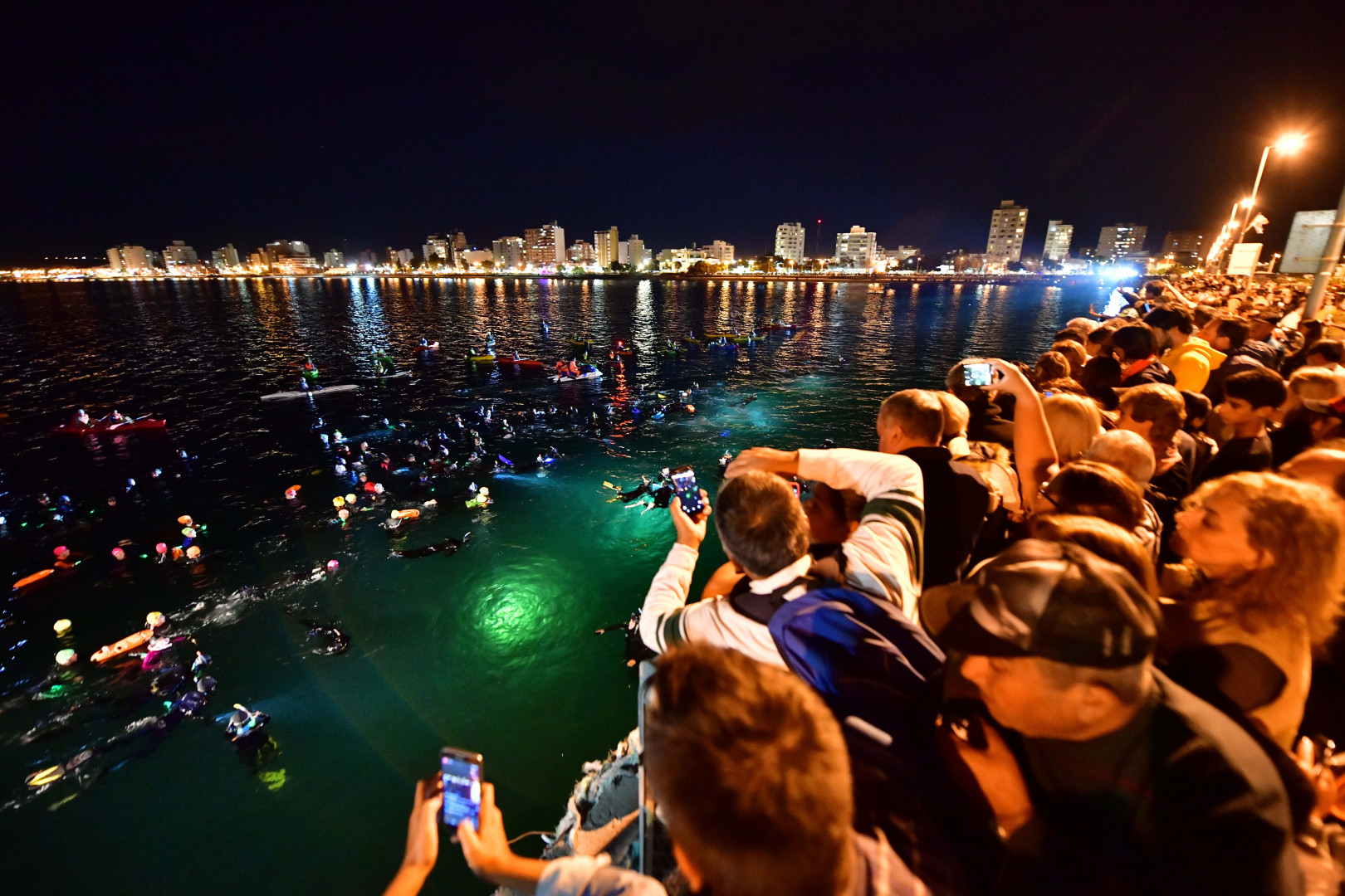 Sastre ya coordina las actividades que se realizarán en Madryn durante Semana Santa con el Vía Crucis Submarino como el evento icónico del feriado largo