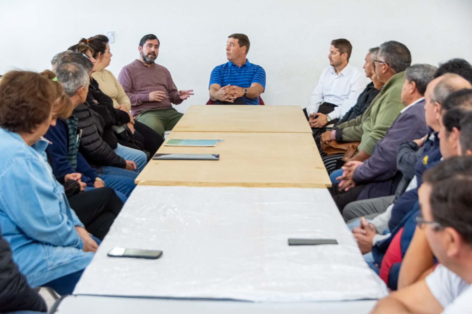 Biss mantuvo una reunión con los presidentes barriales de Rawson para conocer sus inquietudes respecto al estado de los servicios básicos