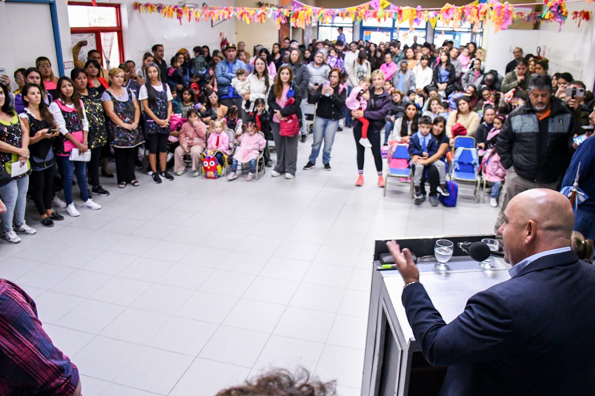 Sastre encabezó el inicio del Ciclo Lectivo 2024 en Puerto Madryn: “Es una alegría enorme y un deber cumplido que hoy estén comenzando las clases como corresponde”