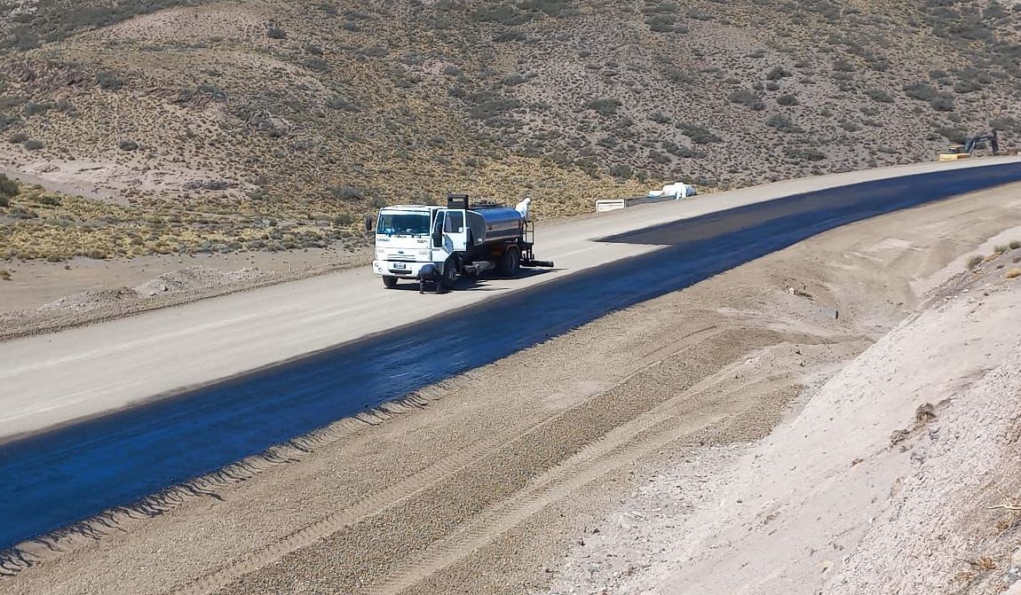 Por disposición de Torres, la obra de pavimentación de la Ruta N° 63 entra en su etapa final