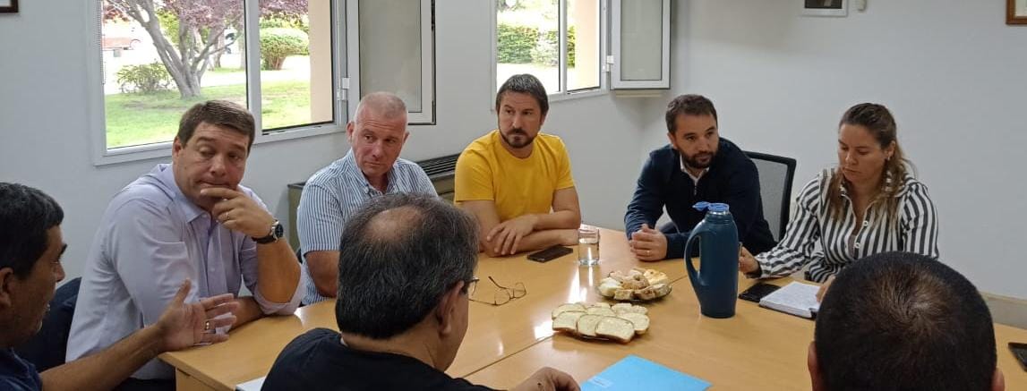 Merino y otros intendentes del Valle pidieron mejorar los caminos rurales que ayuden al crecimiento comarcal