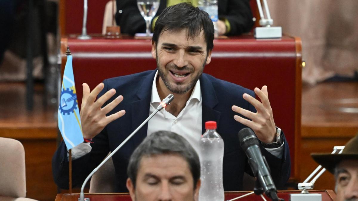 Ignacio Torres inaugura el periodo de sesiones legislativas en Chubut al igual que otros 11 gobernadores