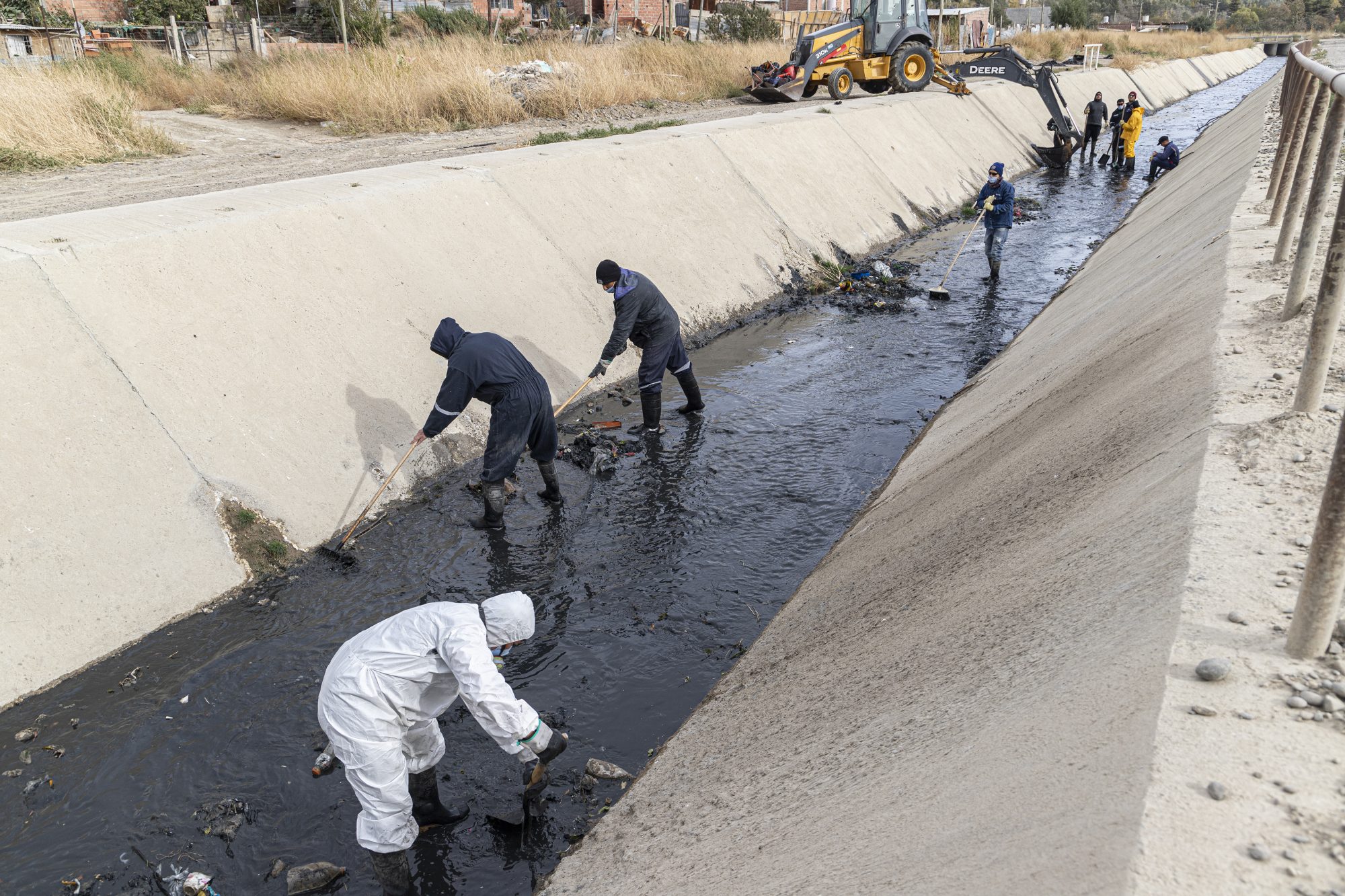 Comodoro: Intensificaron la limpieza de pluviales ante el pronóstico de fuertes lluvias