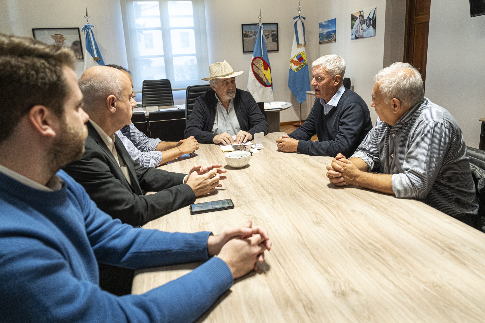 Macharashvili se reunió con autoridades de PECOM, quienes manifestaron su interés en operar en los yacimientos de YPF