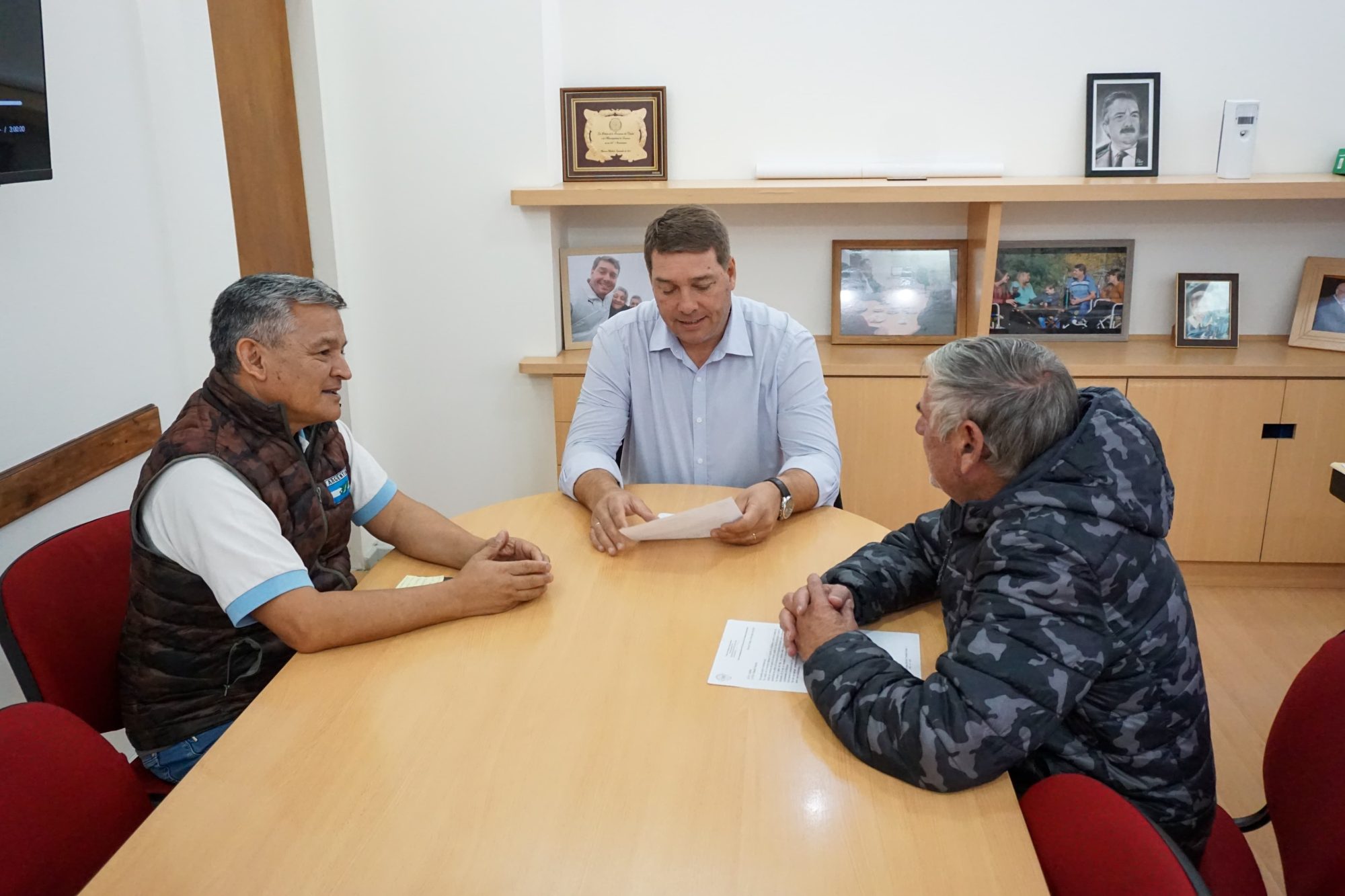 Veteranos de la Guerra de Malvinas le presentaron a Biss el proyecto “Paseo Malvinero”