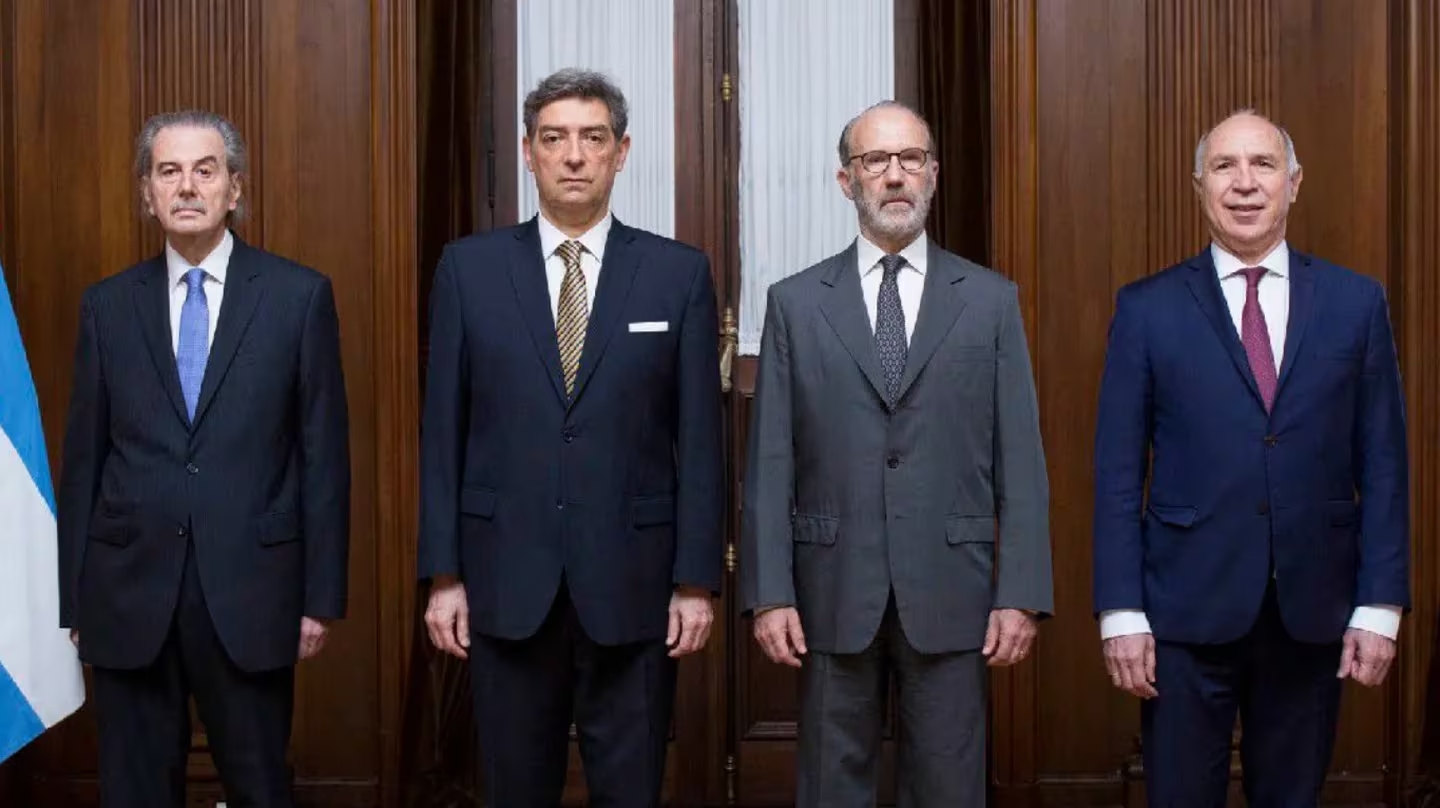 La Corte Suprema rechazó dos planteos contra el DNU de Milei