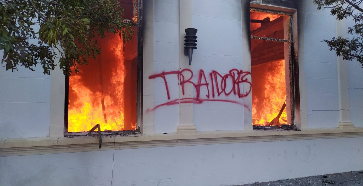 Incendios y desmanes en las protestas anti mineras en Chubut: Analizan si 10 imputados van a juicio