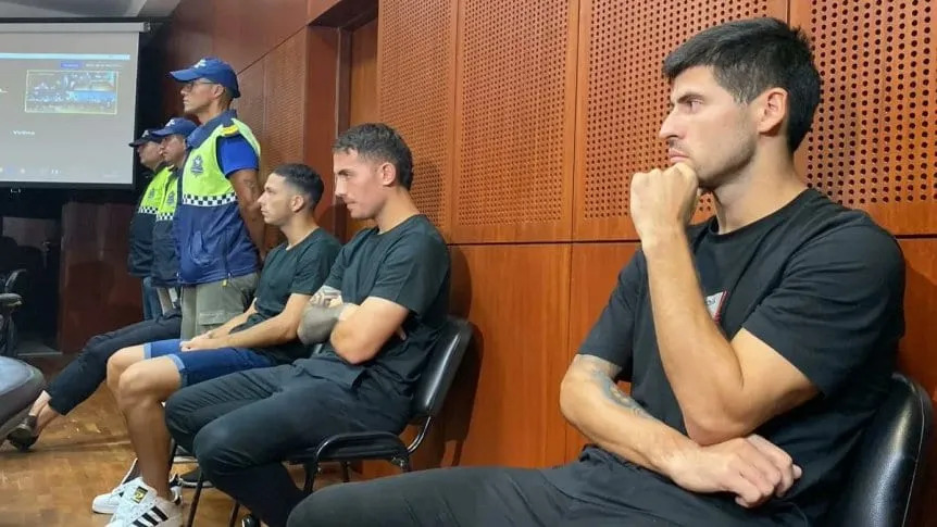 Vélez le rescindió el contrato a los jugadores acusados de abuso sexual