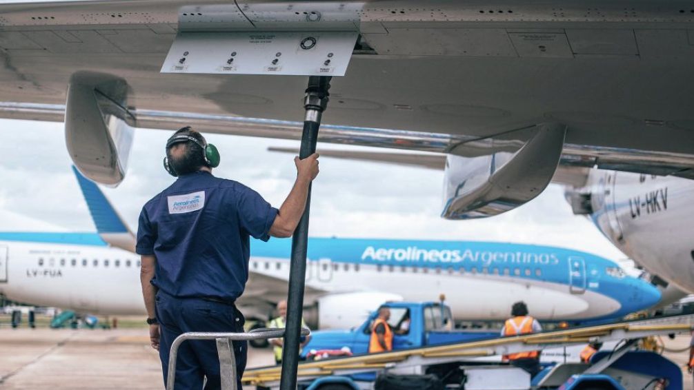 Retiros voluntarios: Aerolíneas Argentinas recortó a 200 empleados