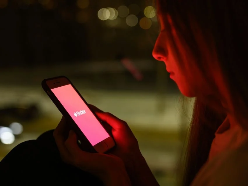 El FBI advierte nuevos peligros en las aplicaciones de citas: Roban datos e información