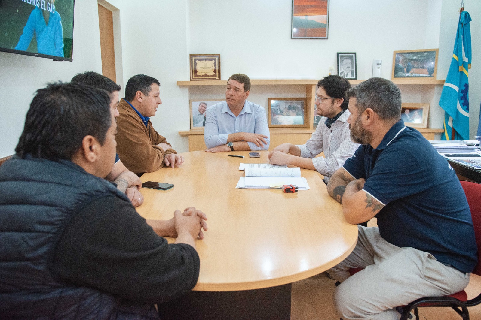 Biss recibió a integrantes de la UOM y dialogaron sobre la concreción de las obras de construcción de la sede propia y de unidades habitacionales para sus afiliados 
