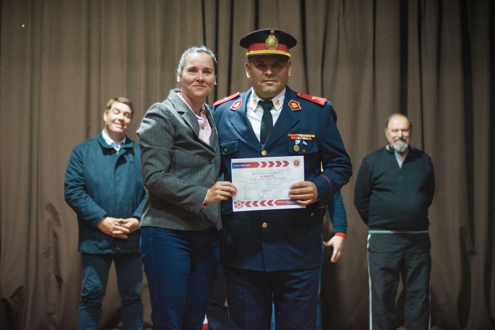 Provincia reconoció a Bomberos Voluntarios por su labor en el incendio “El Centinela”