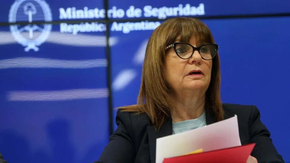 Bullrich cruzó duramente a la CGT por el par: “Que se dejen de joder y vayan a laburar”