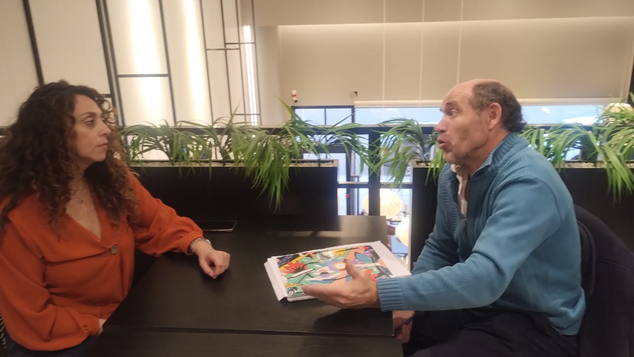 Loyola: “Planificamos con el IPV la construcción de nuevas viviendas para Camarones”