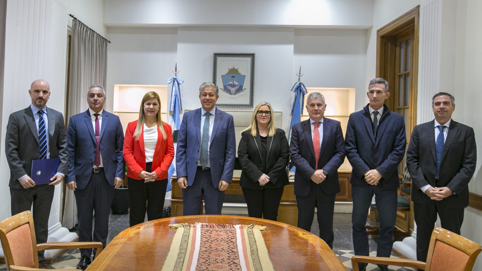 Neuquén: Los tres poderes formalizaron su adhesión a la propuesta de regionalización del Ejecutivo