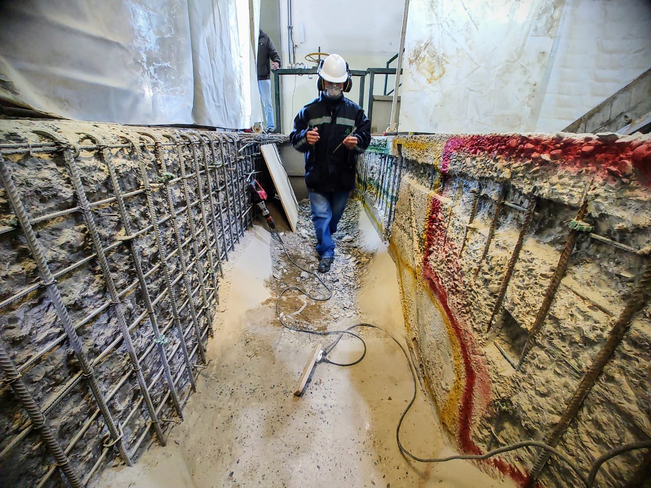 Servicoop avanza en la obra de reconstrucción de canales de tamices en la Estación de Pretratamiento Norte