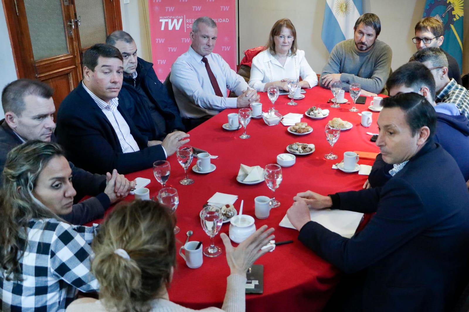 Merino, Biss e intendentes del Valle se reunieron con la ministra de Producción del Chubut con el foco puesto en potenciar el desarrollo comarcal