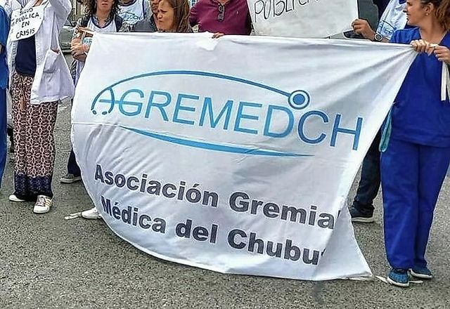 Ricardo Barrenechea: “Como sociedad, debemos darnos una discusión de cuanto deben ganar los médicos”