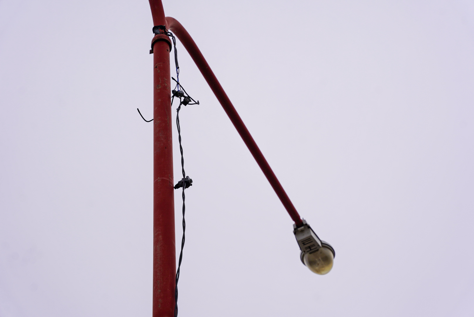 Rawson: Roban cables en boulevard y playón deportivo