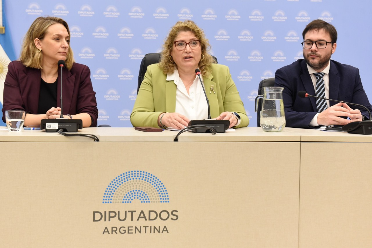 Claudia Bard pidió al Gobierno de Milei nombrar un Defensor del Pueblo de la Nación para poder accionar ante el aumento desmedido en el gas y la luz en Chubut