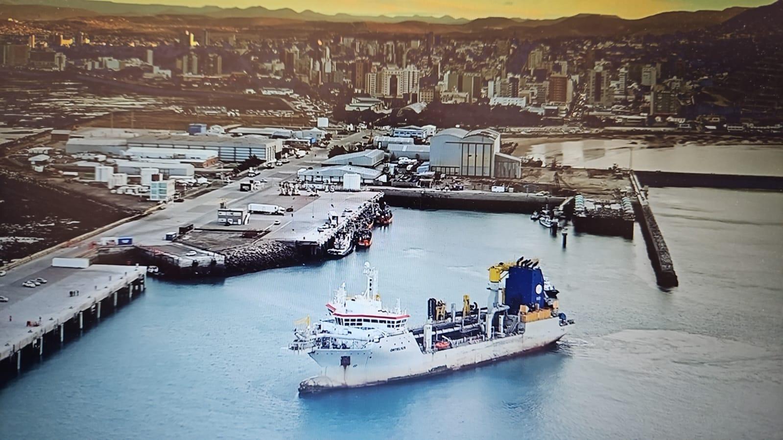 Comenzó la obra de dragado en el puerto de Comodoro Rivadavia que permitirá el arribo de buques de mediano y gran porte